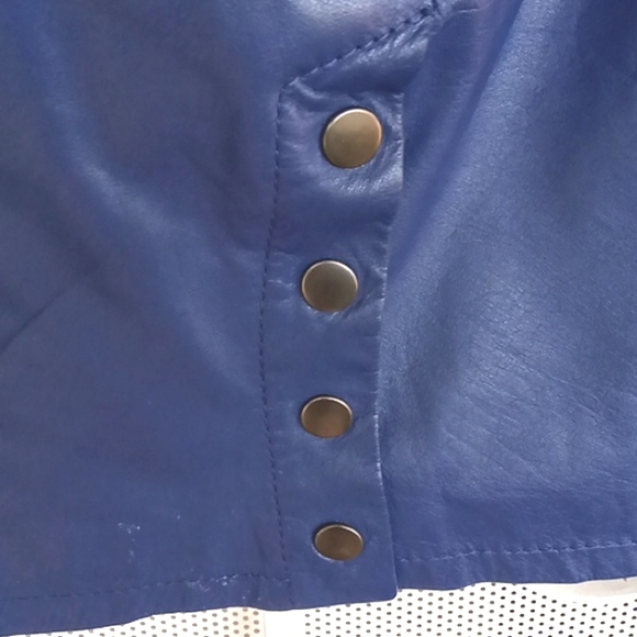 Leather skirt with lining and accent buttons in rear. Size 5/6. - Picture 4 of 10